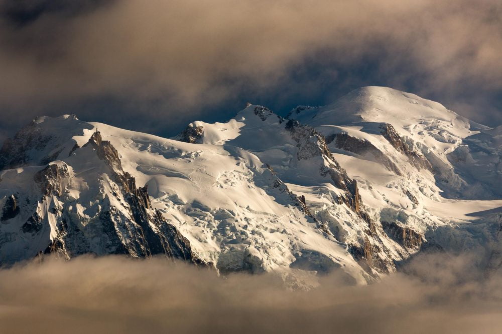 photographie du mont blanc. Paysage de montagne et sommet au dessus de chamonix