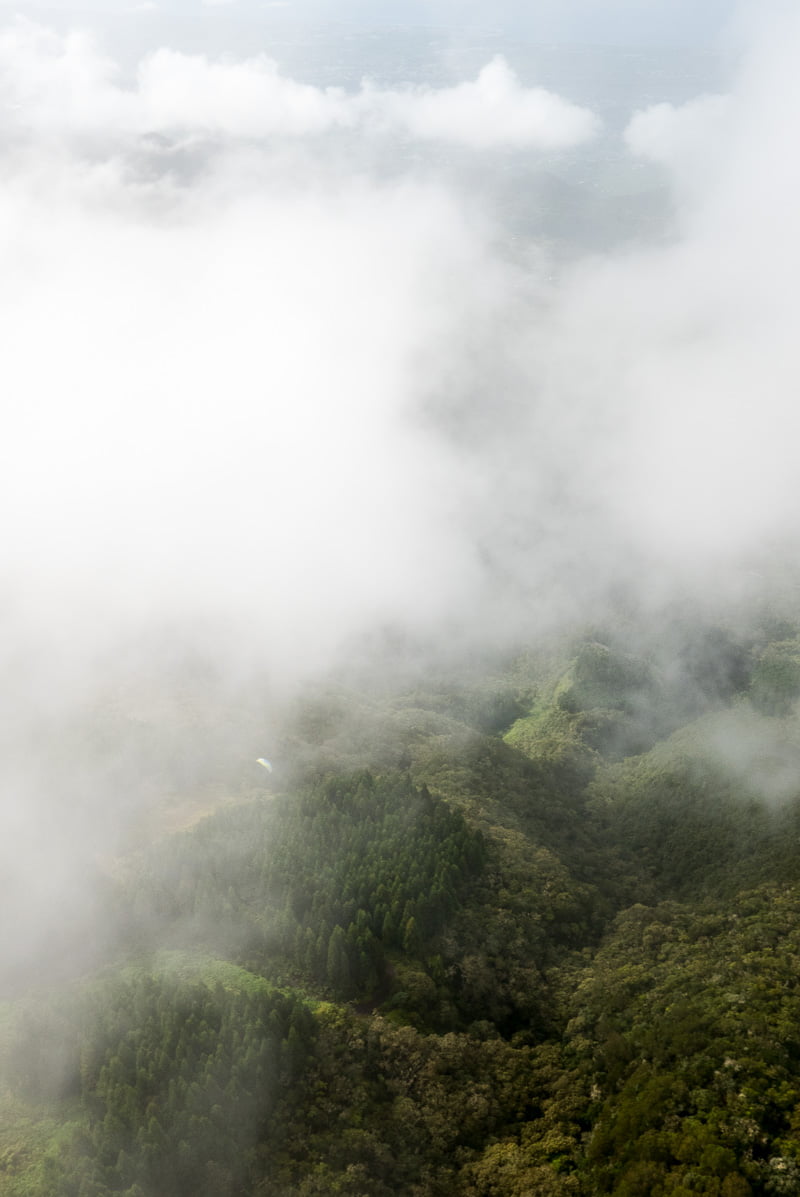 Makes-1 Vol randonnée en parapente aux makes sur l'île de la réunion.