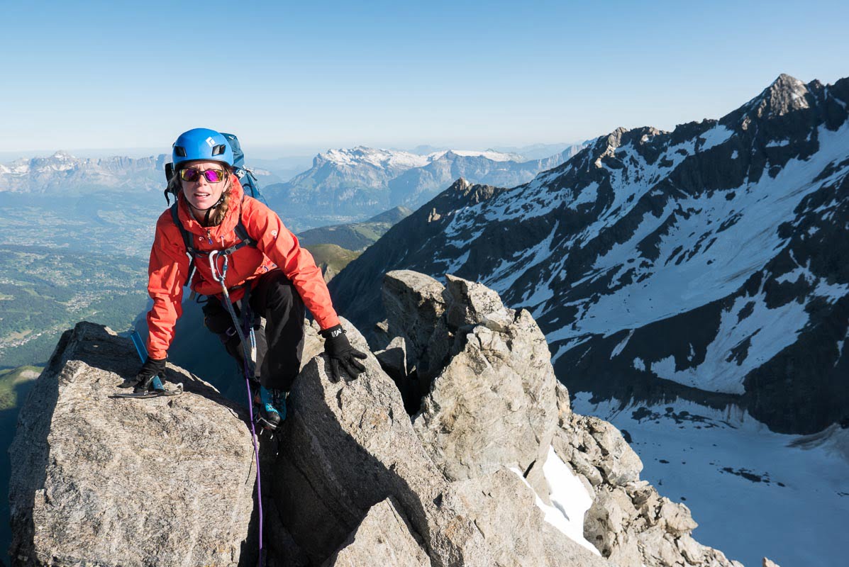 arete mettrier miage-4 passage d'escalade sur rocher à l'arête mettrier