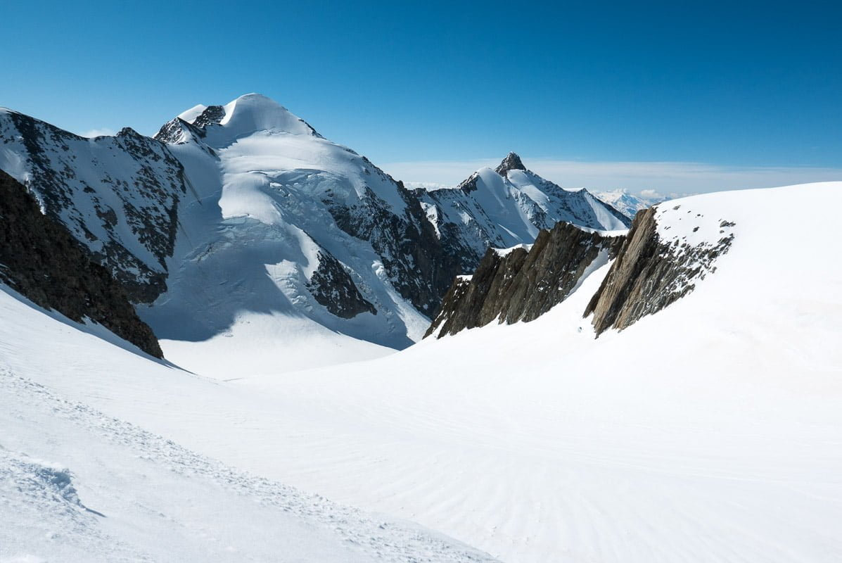 arete mettrier miage-7 le val de tre la tête depuis le col de miage