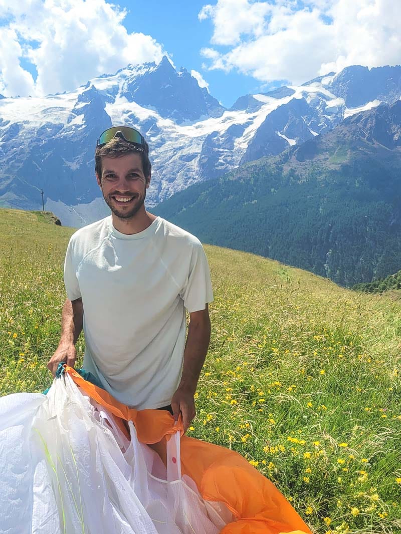 profil-1-2 photo de présentation de thibault barron moniteur de parapente dejeps et accompagnateur en moyenne montagne
