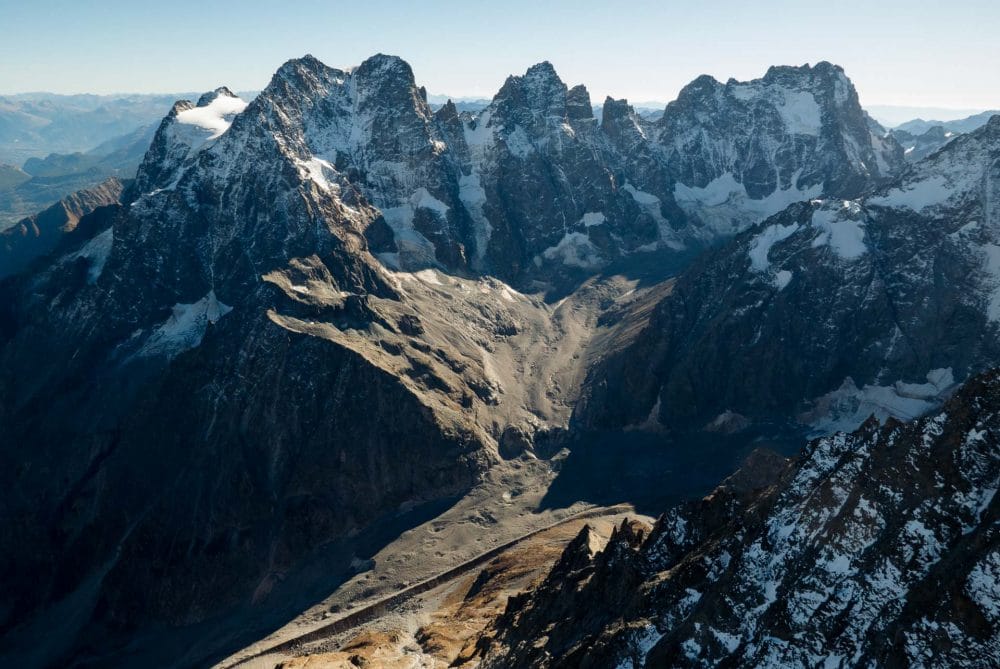 Pelvoux, Ailefroide et Pic sans nom depuis le parapente